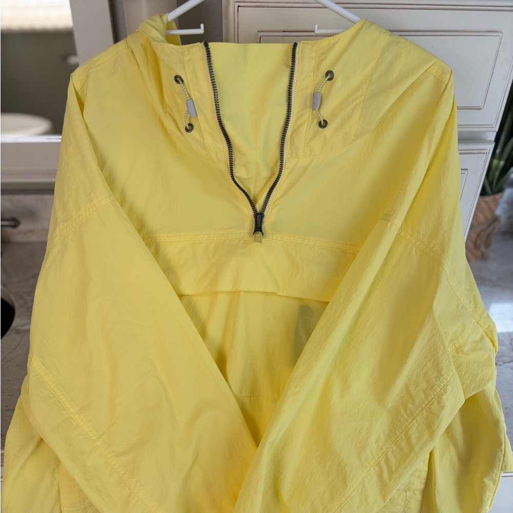 Eddie Bauer windpac pullover. Sunburst yellow color. Size XL. New with tags.